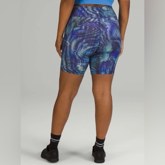 lululemon athletica Pants - NWT Lululemon Invigorate High-Rise Short 8"
Shapeshifter Flux Blue Multi Size 6
